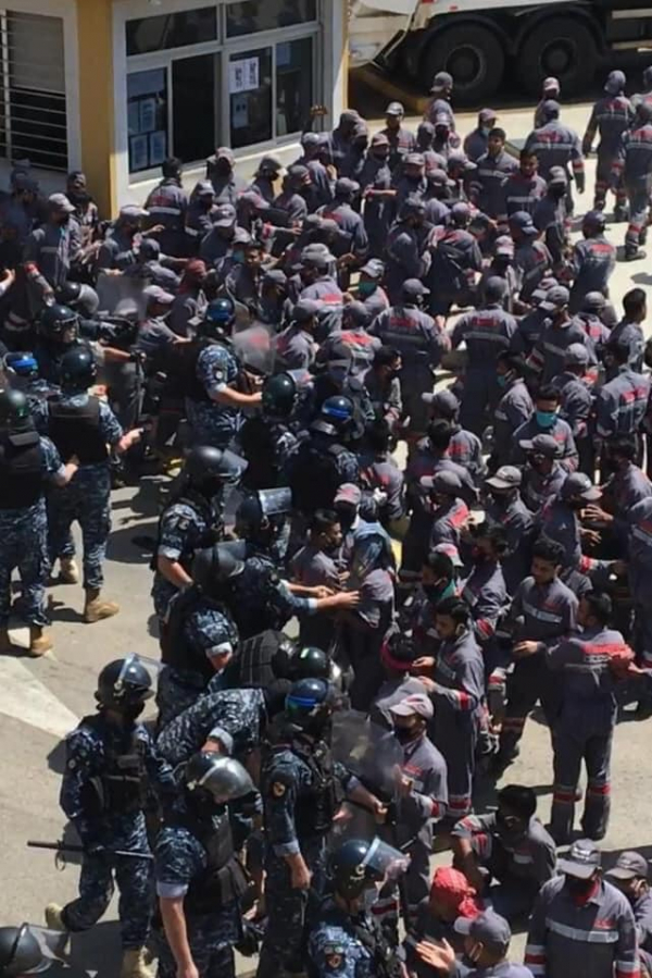 القوى الأمنية تعتدي على عمّال رامكو أثناء اعتصامهم المطلبي الاحتجاجي