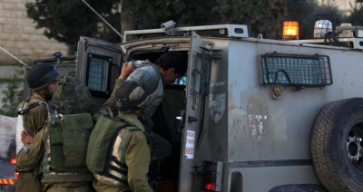 الاحتلال يعتقل 4 مواطنين من القدس المحتلة