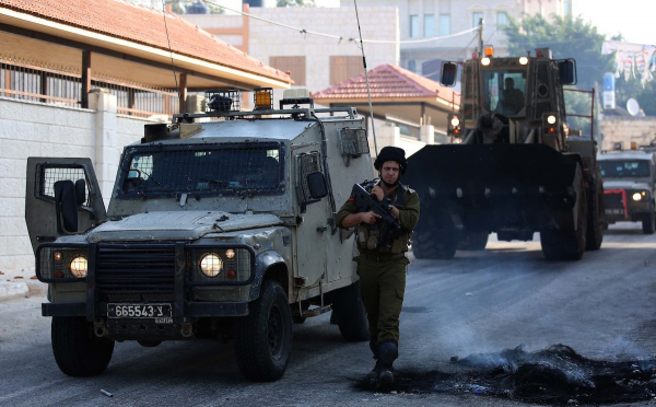 الاحتلال يعتقل 15 مواطنًا من عدة مناطق بالضفة